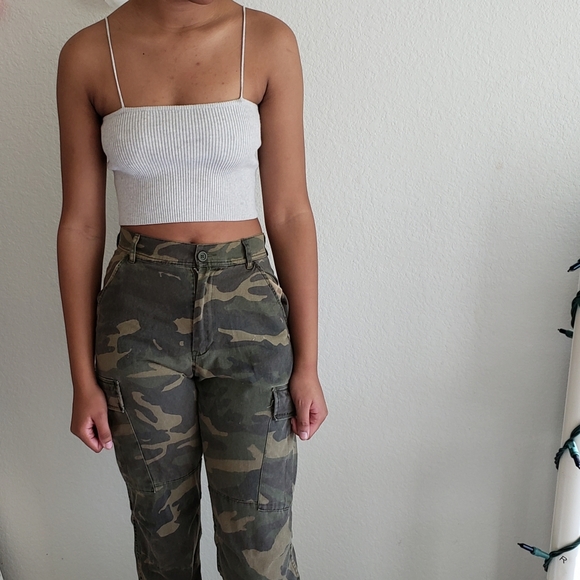 Brandy Melville Tops - Brandy Melville cropped shirt